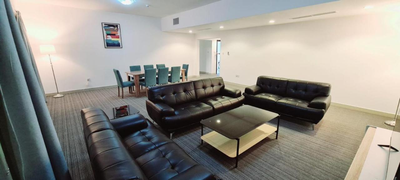 דובאי Havana Holiday Homes In Al Garhoud מראה חיצוני תמונה