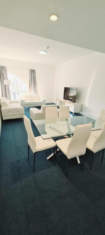 דובאי Havana Holiday Homes In Al Garhoud מראה חיצוני תמונה