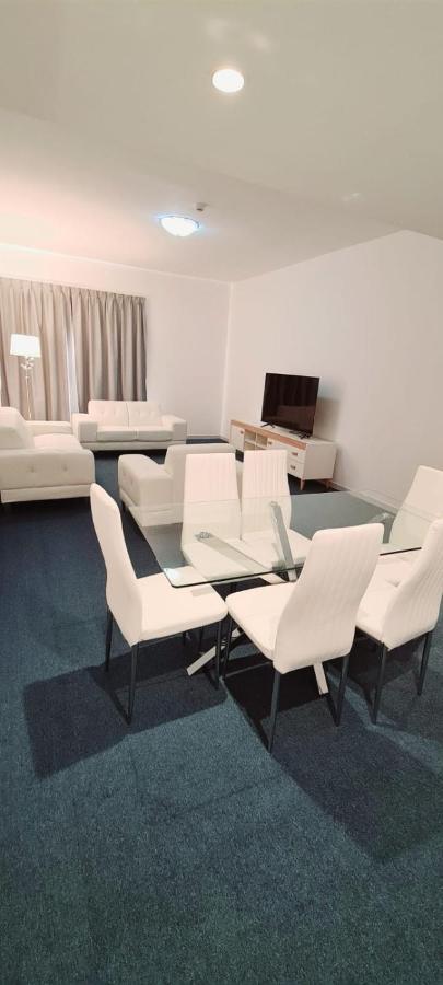 דובאי Havana Holiday Homes In Al Garhoud מראה חיצוני תמונה