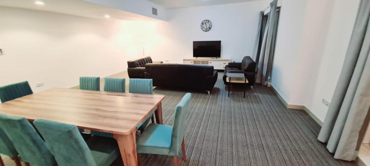 דובאי Havana Holiday Homes In Al Garhoud מראה חיצוני תמונה